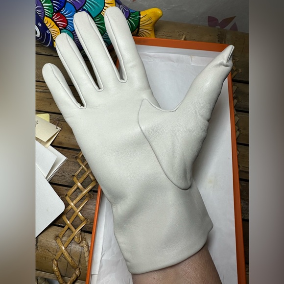 🐳 Hermès leather gloves in Gris Perle in Lambskin size 7.5 - Picture 6 of 14